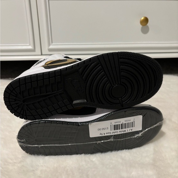 Air Jordan 1 Mid White Gold Sneakers - Picture 5 of 5